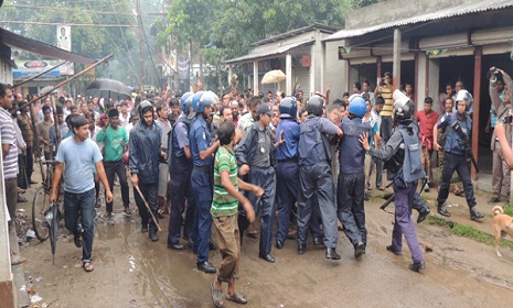 গৌরীপুরে শিক্ষক দিগম্বরের ঘটনায় মানববন্ধন ও হরতালের ডাক