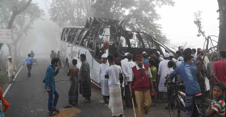 ফরিদপুরে সড়ক দুর্ঘটনায় নিহত ২৫