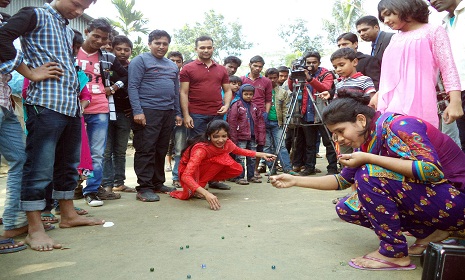 আগৈলঝাড়ায় ঐতিহ্যবাহী মারবেল মেলা অনুষ্ঠিত