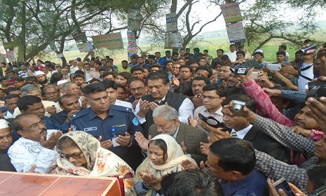 ফরিদপুর-সালথা সড়কের ভিত্তি প্রস্তর স্থাপন করলেন সাজেদা চৌধুরী