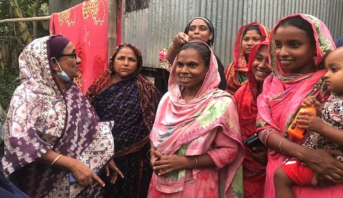 শ্রীনগরে মহিলা ভাইস চেয়ারম্যান প্রার্থী ফিরুজা বেগমের গণসংযোগ অব্যাহত   