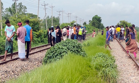 নরসিংদীতে ট্রেনে কাটা পড়ে নিহত ৫