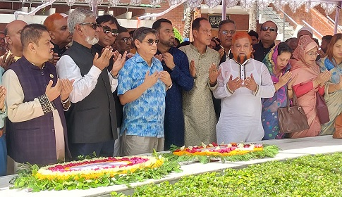 ‘সরকারি কর্মকর্তা-কর্মচারীদের নামে দুর্নীতির অভিযোগ ওঠায় দলের ভাবমূর্তি ক্ষুণ্ণ হচ্ছে’