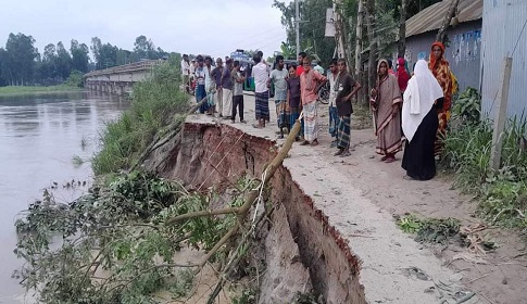 সড়ক ভেঙে ৫ ইউনিয়নের সাথে যোগাযোগ বিচ্ছিন্ন টাঙ্গাইলে