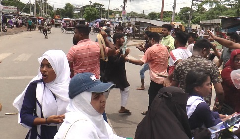 মাদারীপুরে কোটা আন্দোলনকারীদের সাথে ছাত্রলীগের সংঘর্ষে আহত ৪