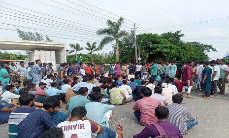 বশেমুরবিপ্রবিতে গায়েবানা জানাযা, হল ত্যাগের নির্দেশনা প্রত্যাখান 