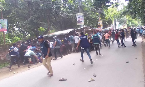 সাতক্ষীরায় কোটা সংস্কার আন্দোলনে পাল্টা-পাল্টি হামলায় আহত ১৩, আটক ১৫