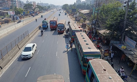 সায়েদাবাদ থেকে ছাড়ছে দূরপাল্লার বাস, যাত্রী কম