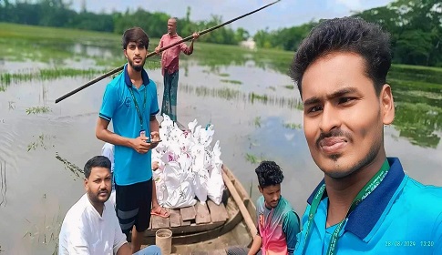 বন্যার্তদের পাশে সুবর্ণচরের ফ্রেন্ডস একতা ফাউন্ডেশন 