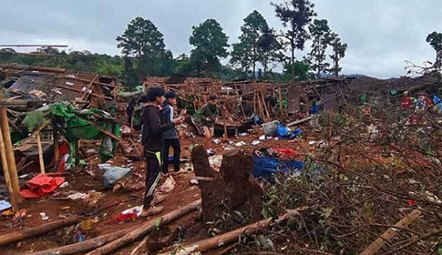 মিয়ানমারে জান্তা বাহিনীর বিমান হামলায় ১৯ জন নিহত 