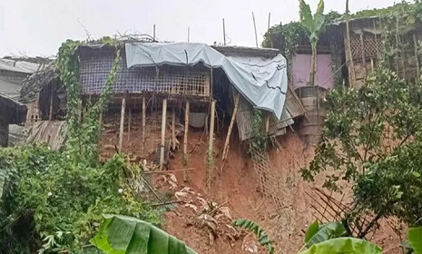 রোহিঙ্গা ক্যাম্পে পাহাড় ধসে একই পরিবারের তিনজনের মৃত্যু