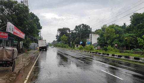 নিম্নচাপের প্রভাবে টানা বৃষ্টি, রাজবাড়ীতে জনজীবন বিপর্যস্ত