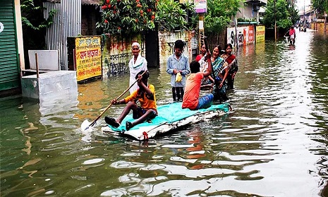 পশ্চিমবঙ্গের ১০ জেলায় বন্যা, আক্রান্ত লাখো মানুষ