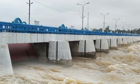 তিস্তার পানি বিপৎসীমা ছুঁই ছুঁই