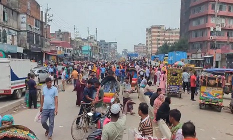 গাজীপুরে ফের মহাসড়ক অবরোধ, চরম ভোগান্তিতে যাত্রীরা