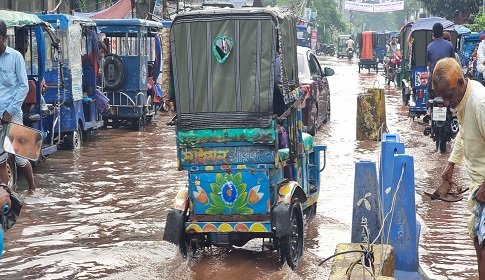 নোয়াখালীতে ১২৪ মিলিমিটার বৃষ্টিপাত রেকর্ড, পানিবন্দি ২ লাখ ৬ হাজার পরিবার