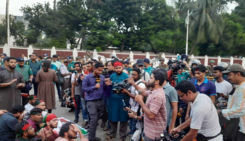 এ সপ্তাহেই রাষ্ট্রপতির পদত্যাগ ও ছাত্রলীগ নিষিদ্ধের আল্টিমেটাম