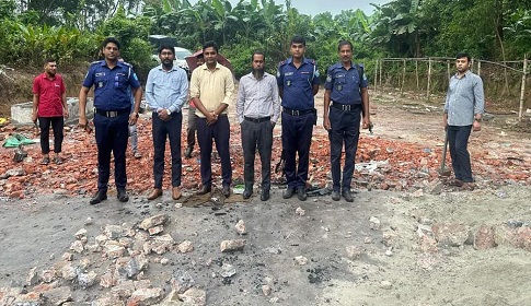 ঘাটাইলে অবৈধ দুটি সীসা উৎপাদনকারী কারখানায় অভিযান