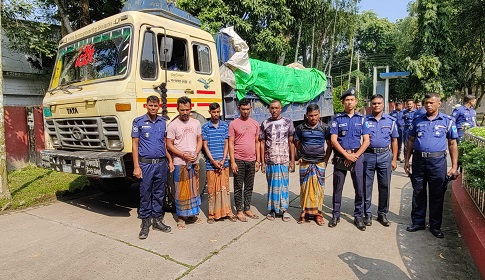 রাজবাড়ীতে ছিনতাইকৃত চিনি ভর্তি ট্রাক উদ্ধার, গ্রেপ্তার ৫