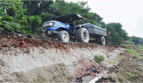 ২৮ কোটি টাকার সড়কে ধস