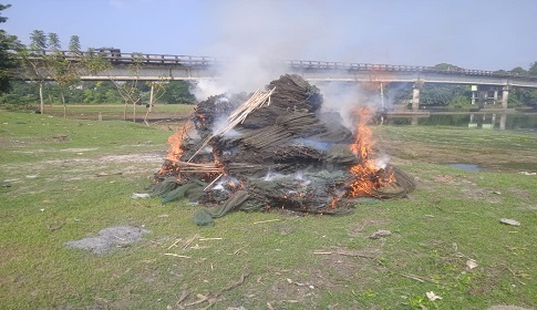 শৈলকুপায় অবৈধ চায়না দুয়ারি জাল ধ্বংস