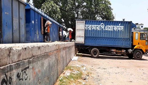 পশ্চিম রেলের পাকশী বিভাগে পণ্যবাহী ট্রেনের আয় অর্ধেকে নেমেছে