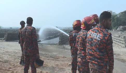 মাদারীপুরে বৈধ কাগজ না থাকায় ইটভাটার কার্যক্রম বন্ধ করে দিলো প্রশাসন