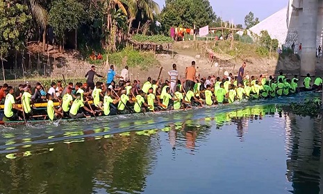 গোপালগঞ্জে বিজয় দিবসে নৌকা বাইচ প্রতিযোগিতা অনুষ্ঠিত