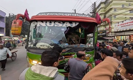 পঞ্চগড় সড়ক দুর্ঘটনায় নিহত ১, আহত আহত ১৫