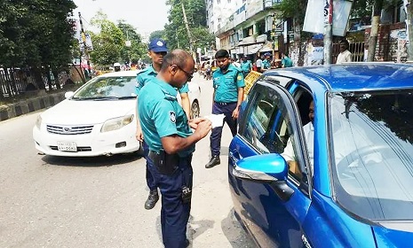 ট্রাফিক আইন লঙ্ঘনে ডিএমপির ২২৪৩ মামলা