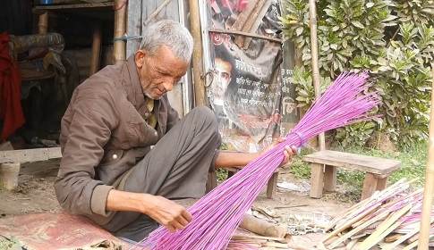 ছেলে দুবাই, পাঁচু মিয়ার ঠাঁই ঝুপড়ি ঘরে