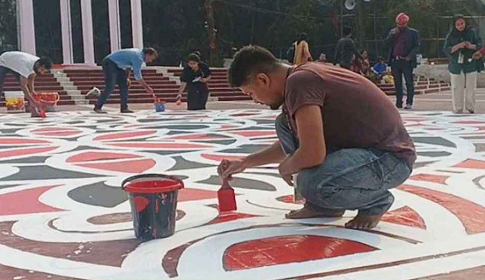 ভাষা শহীদদের শ্রদ্ধা জানাতে প্রস্তুত কেন্দ্রীয় শহীদ মিনার