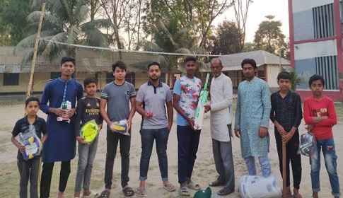 পঞ্চগড়ে জেলা প্রশাসনের ক্রীড়া সামগ্রী বিতরণ